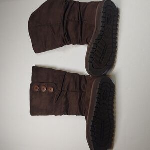 Skechers Keepsakes-Big Button Slouch NWOT Size  7.5